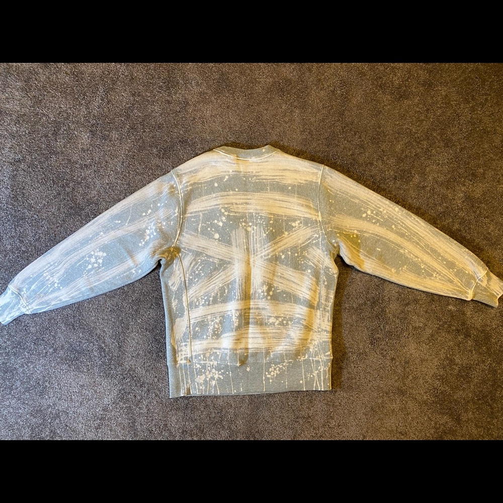 Champion Sweatshirt - Picture 2 of 4